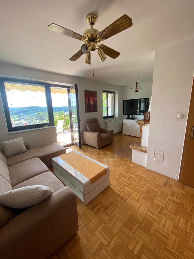 Apartment Moni *